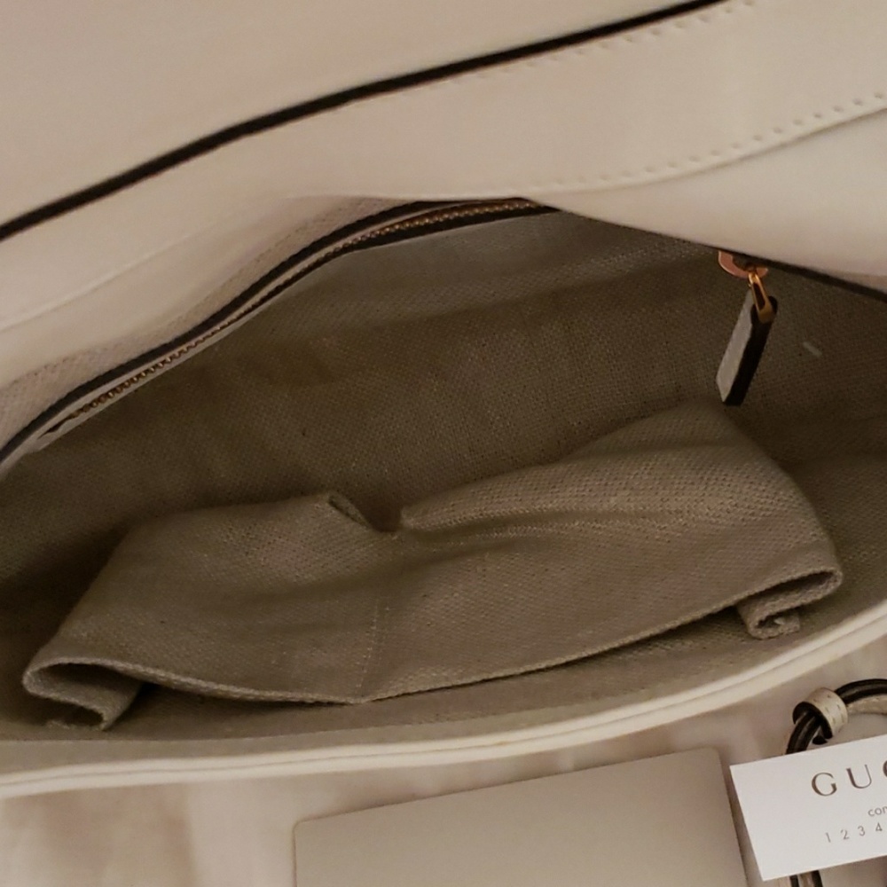 Cream colored Gucci Bag - Picture 7 of 9